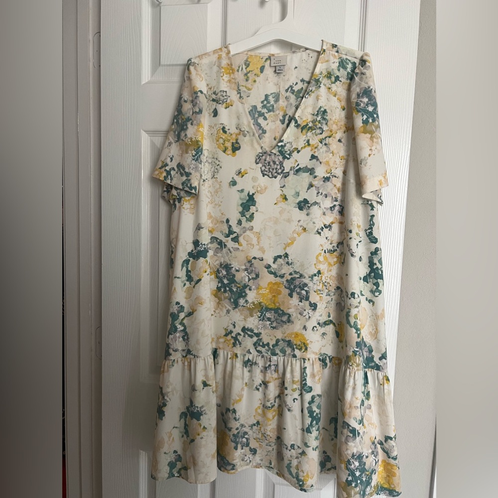 Cute dress and is very comfortable